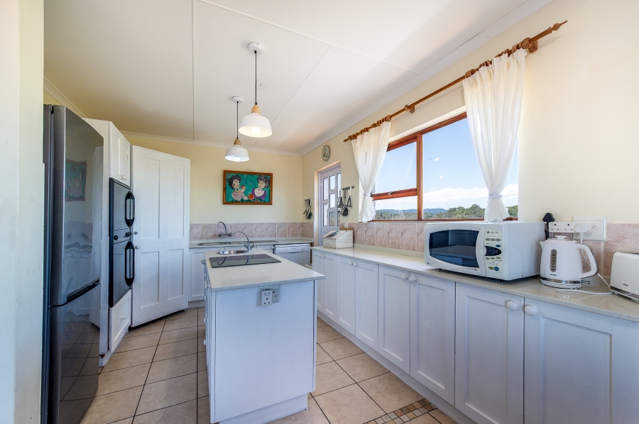 6 Bedroom Property for Sale in Cola Beach Western Cape